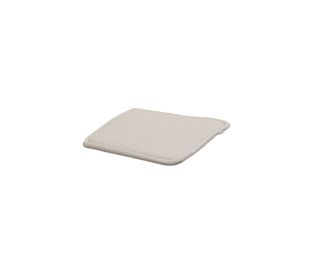 Vierkante zandkussen met een zacht ontwerp.