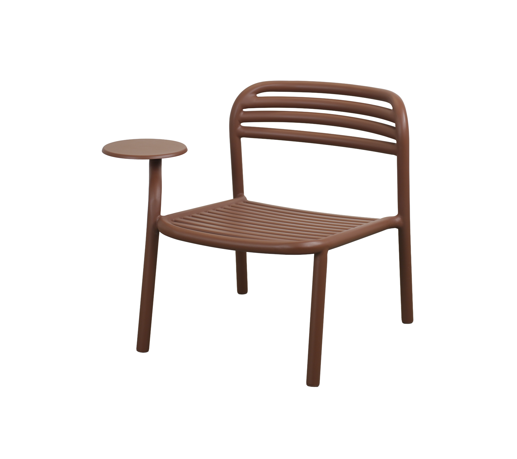 Woestijnrode stoel met bijzettafel in een modern ontwerp.