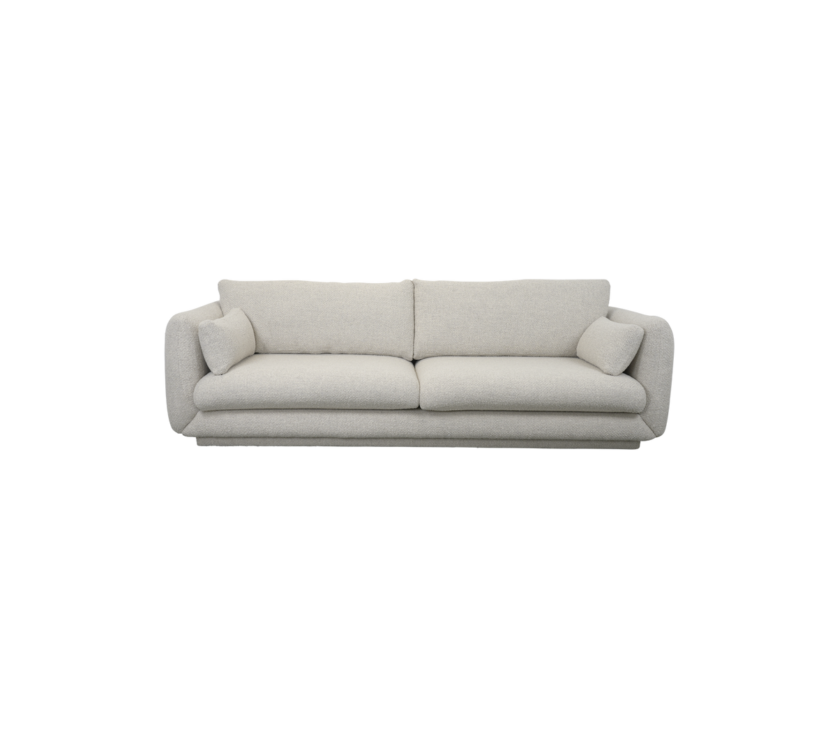 Een moderne, lichtgekleurde bank met pluche kussens en twee decoratieve kussens aan elke kant, ontworpen voor comfort en stijl.