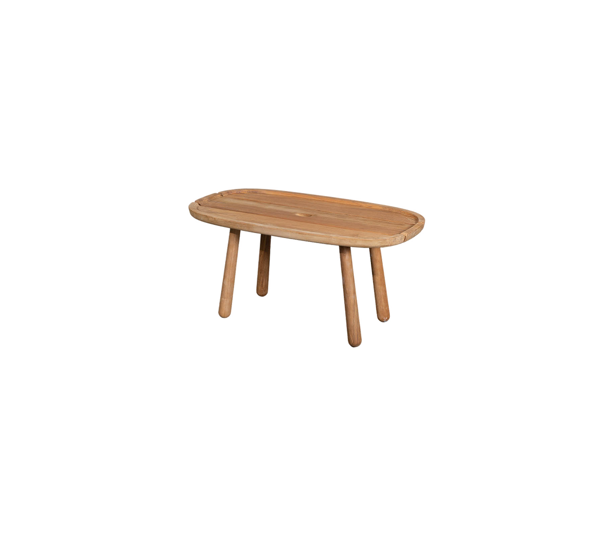 Een houten tafel met een ovale top en vier stevige poten, ontworpen voor een moderne of rustieke esthetiek.