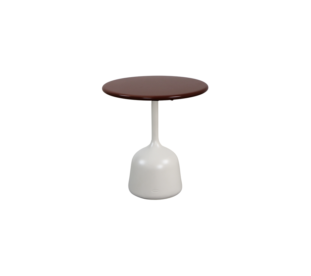 Modern bordeaux tafel met een witte basis.