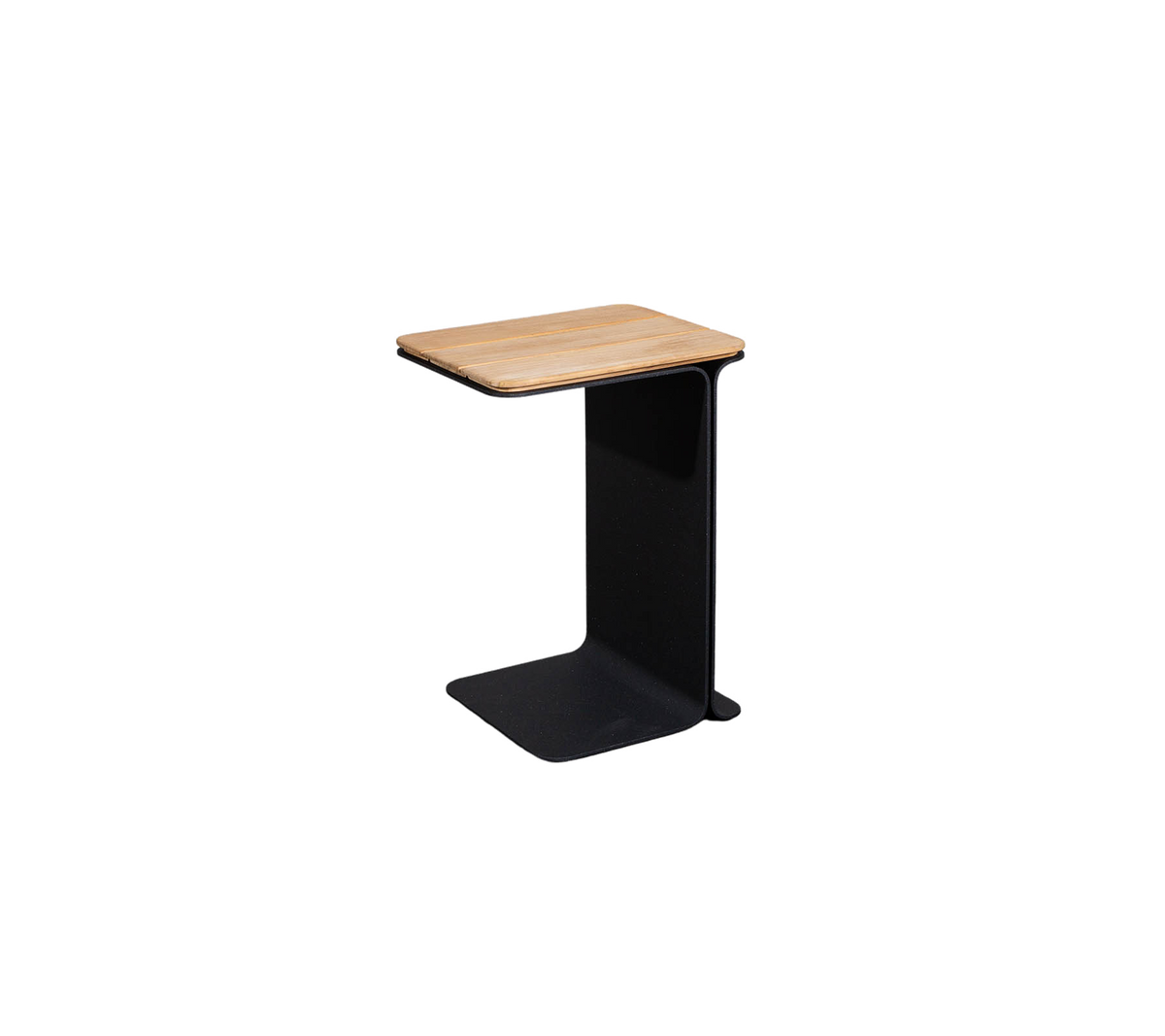 Minimalistische bijzettafel met een houten blad en een slanke zwarte basis, ideaal voor moderne decoratie.