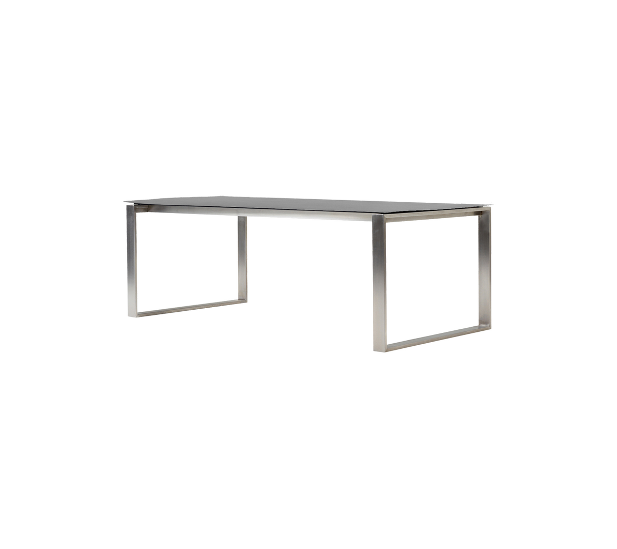 Stijlvolle, moderne tafel met een gladde oppervlakte en stevige metalen poten, perfect voor eet- of werkarrangementen.