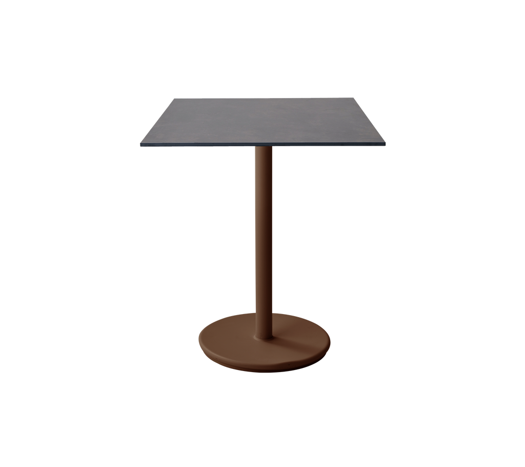 Modern tafel met een donkergrijze bovenkant en een woestijnrode basis.