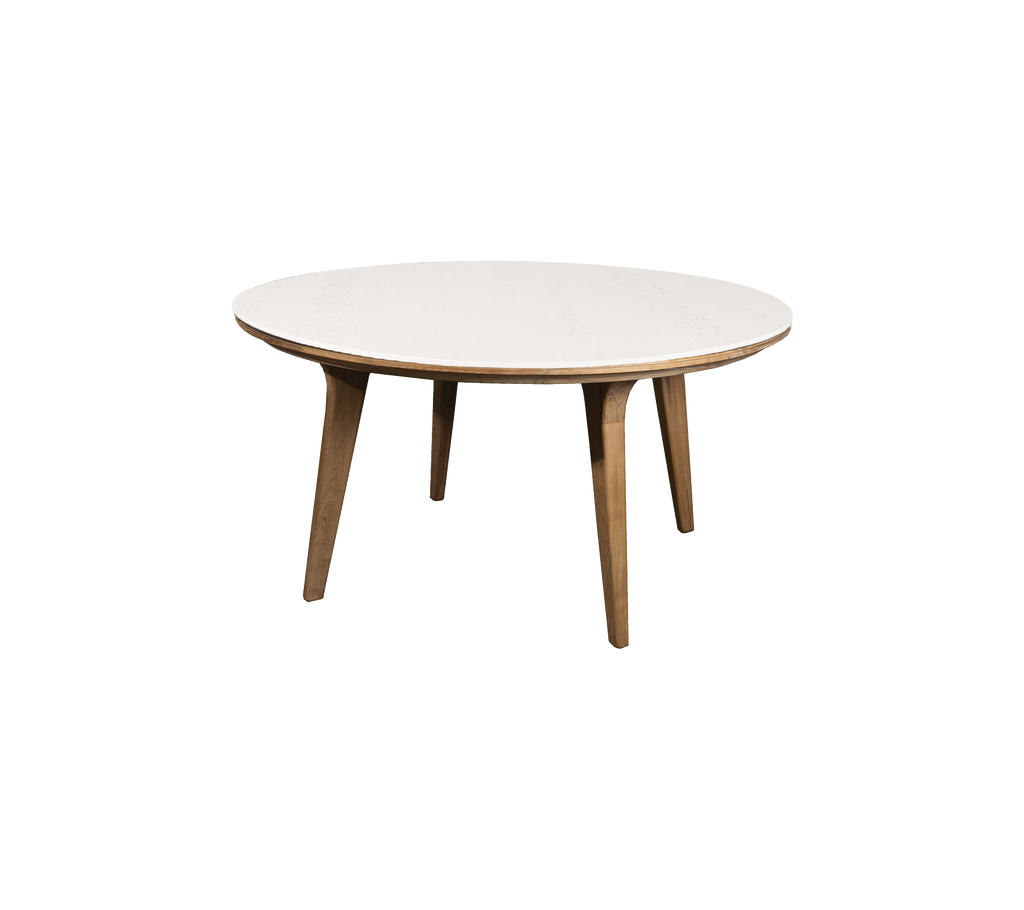 Rond tafel met een gladde witte bovenkant en houten poten, ideaal voor dineren of informele bijeenkomsten. Elegante en hedendaagse design.