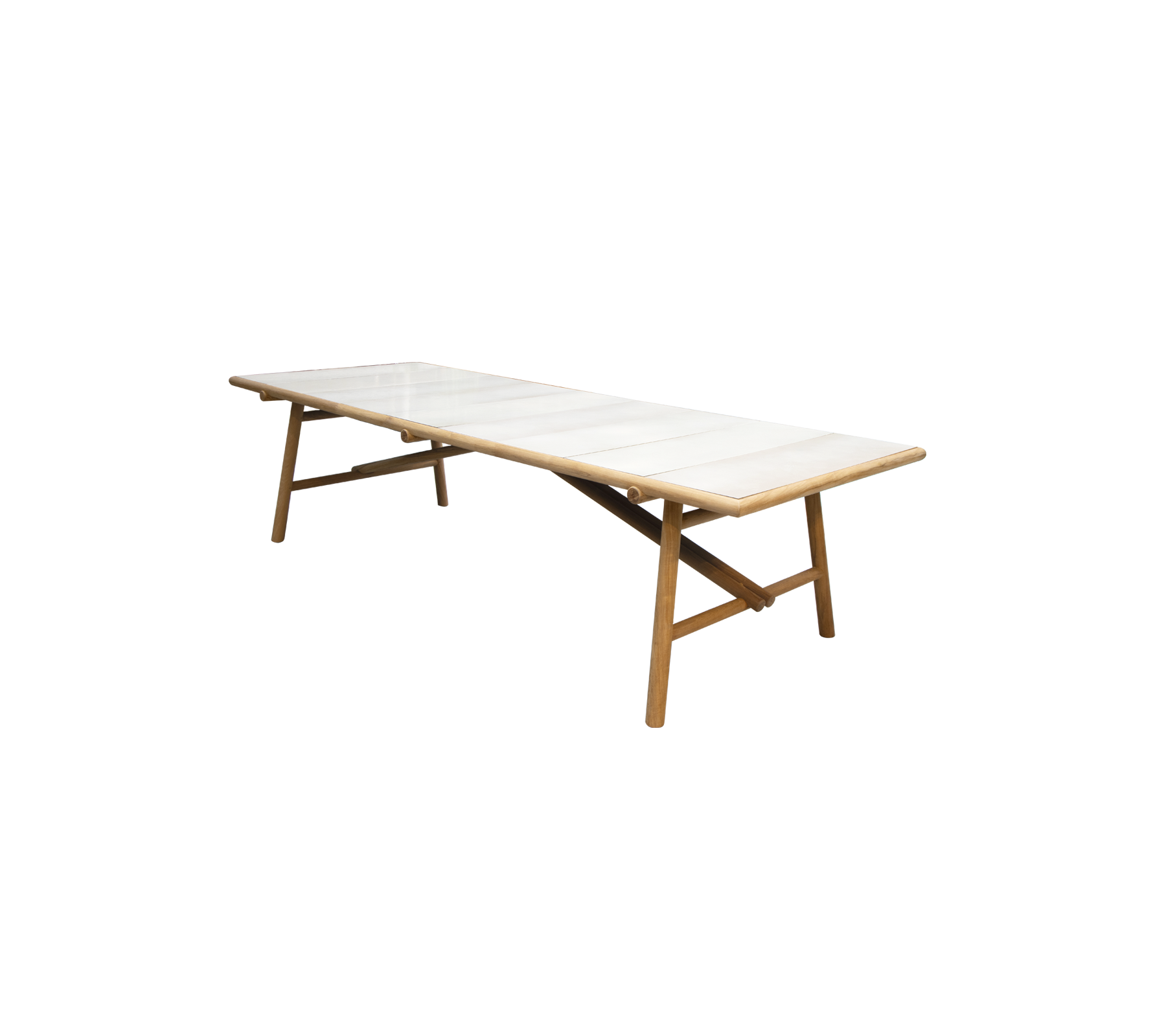 Een lange, elegante tafel met een lichtgekleurde bovenkant en houten poten, ontworpen voor veelzijdigheid en stijl in verschillende instellingen.