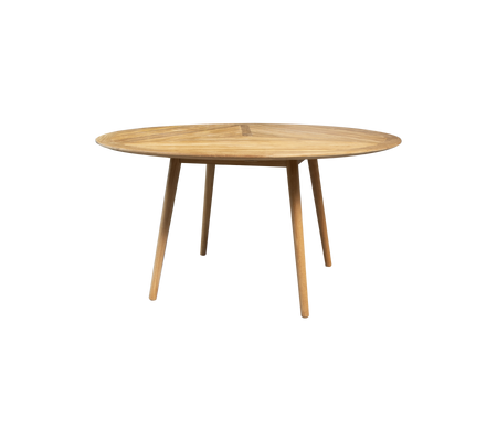 Ronde houten tafel met een gladde oppervlakte en vier taps toelopende poten, ontworpen voor veelzijdige eet- of werkopstellingen.
