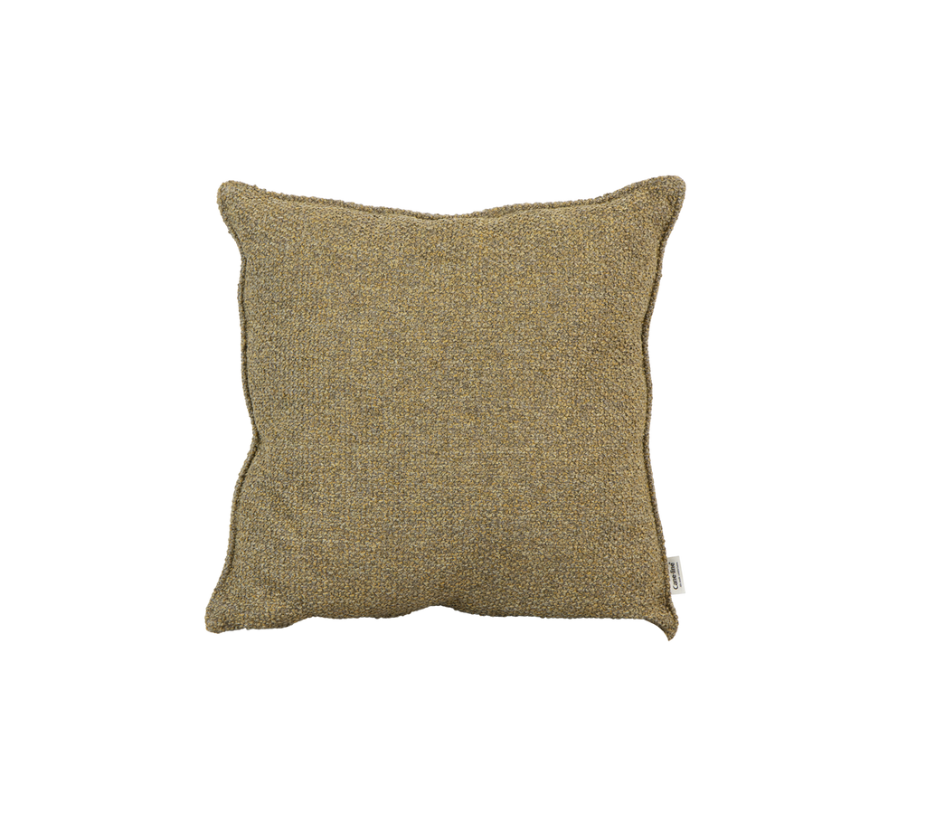 Textuur vierkante kussens in een warme, aardse tint, perfect voor het toevoegen van comfort en stijl aan elke setting.