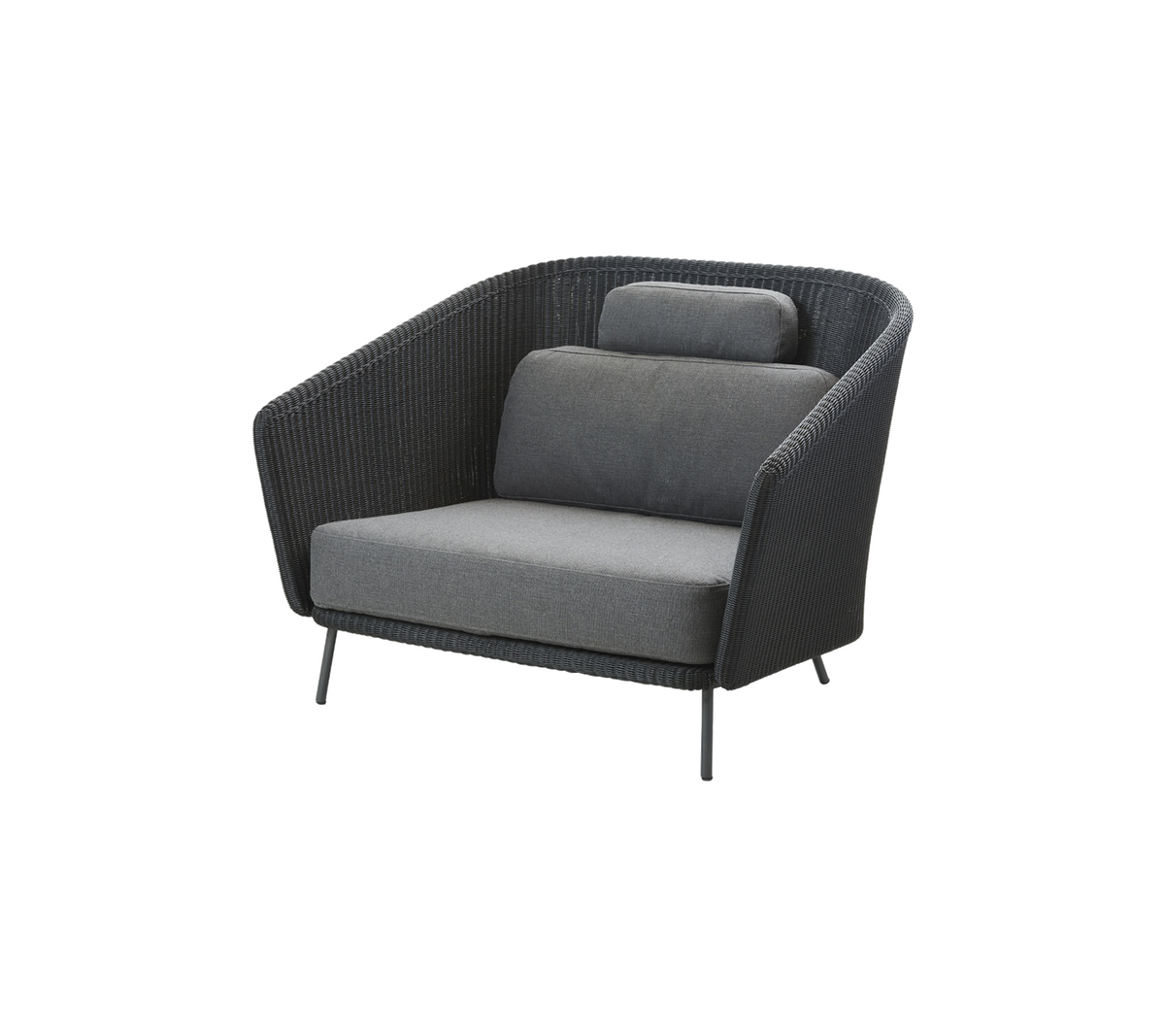 Stijlvolle moderne fauteuil met een gebogen ontwerp, donker rieten frame en zachte grijze kussens voor comfort.