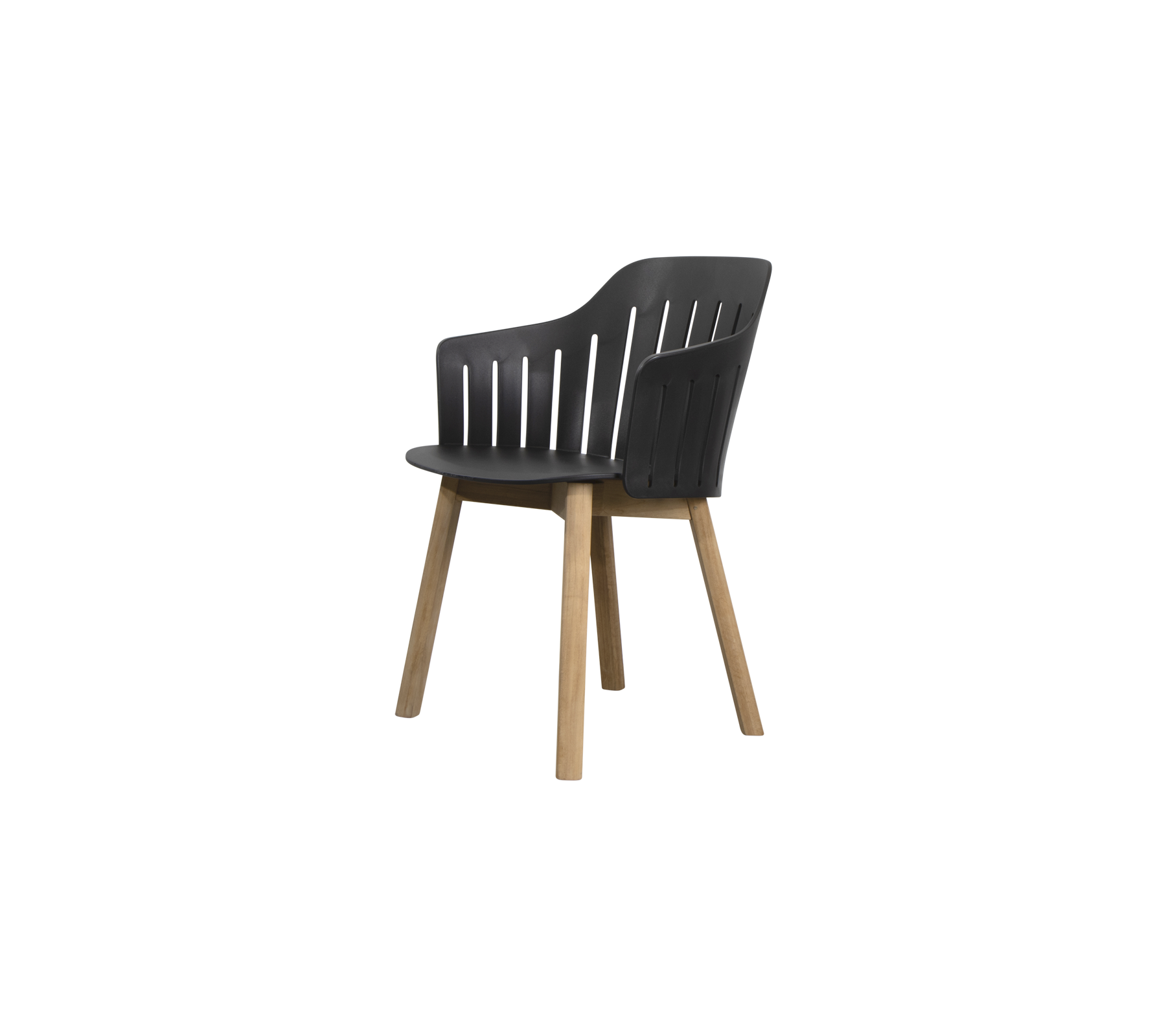 Strak, moderne stoel met een gevormde zitting, lattenrugleuning en houten poten voor stijl en comfort.
