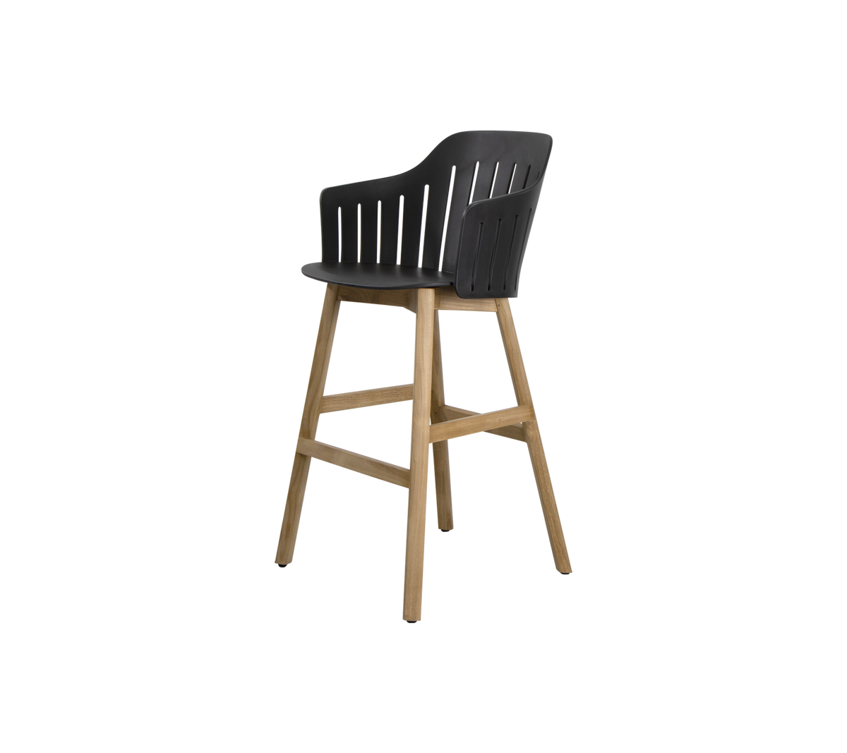 Stijlvolle hoge stoel met een slank zwart zitvlak met verticale lamellen en een natuurlijk houten frame voor een modern tintje. Perfect voor eetruimtes.