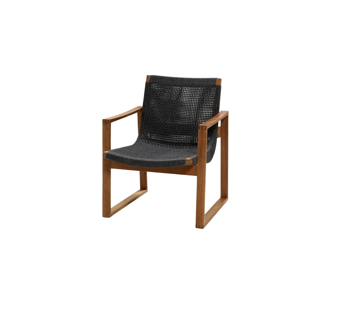Stijlvolle stoel met een houten frame en een comfortabele zitting van donker stof, perfect voor moderne interieurs of informele omgevingen.