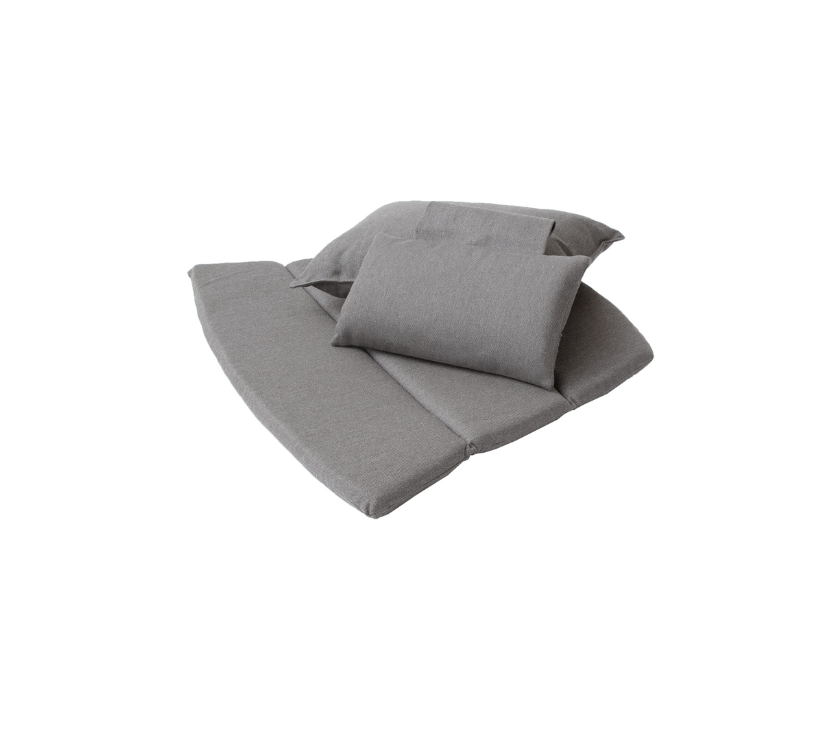 Grijze kussens in verschillende maten netjes gerangschikt, bieden een stijlvolle en comfortabele zitoptie.