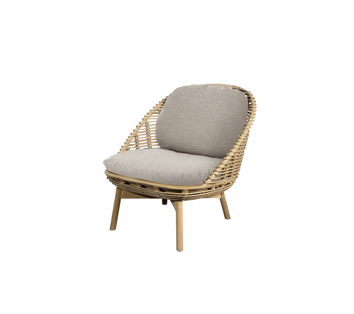 Stijlvolle geweven stoel met een zacht bekledingskussen, ontworpen voor comfort en esthetische aantrekkingskracht. Ideaal om gezellige ruimtes te verfraaien.