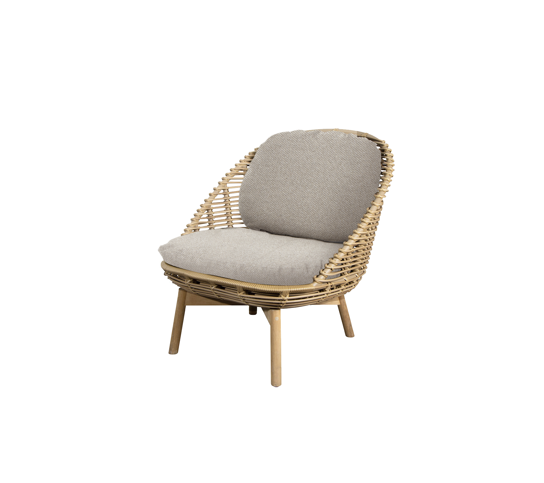 Stijlvolle geweven stoel met een zacht bekledingskussen, ontworpen voor comfort en esthetische aantrekkingskracht. Ideaal om gezellige ruimtes te verfraaien.