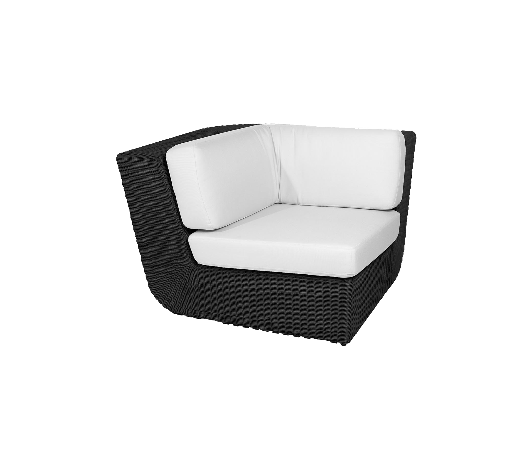 Stijlvolle hoekstoel met een slank zwart geweven ontwerp en comfortabele witte kussens, perfect voor moderne zitarrangementen.