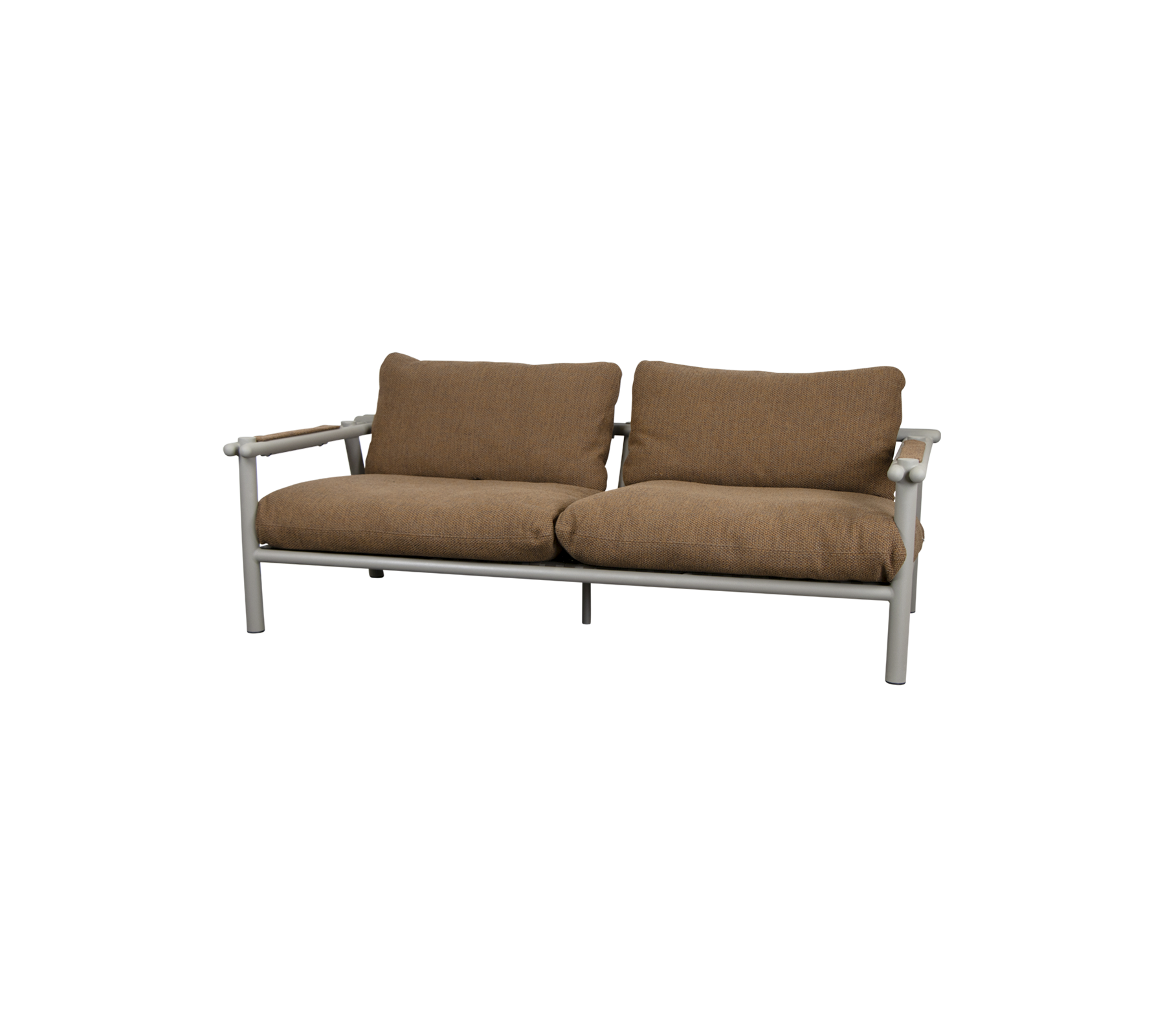 Een comfortabele tweezitsbank met zachte bruine kussens en een slank metalen frame, ideaal voor ontspanning en stijl.