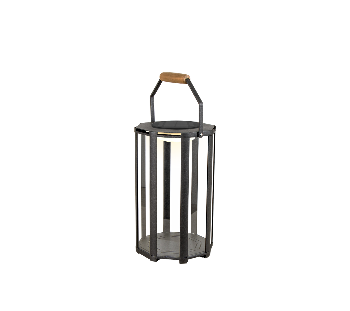 Stijlvolle lantaarn met metalen frame en houten handvat, met LED-verlichting voor een moderne uitstraling.
