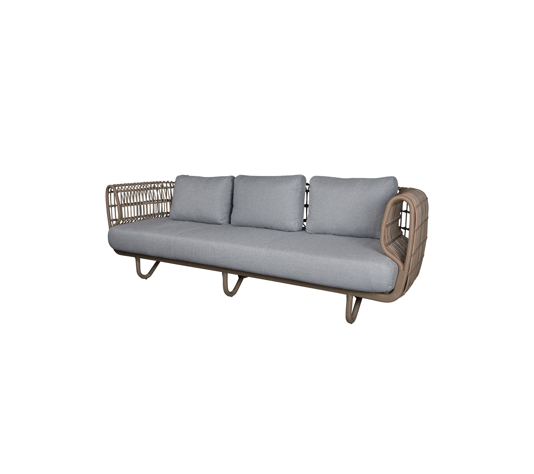 Moderne bank met grijze kussens in een stijlvol design.