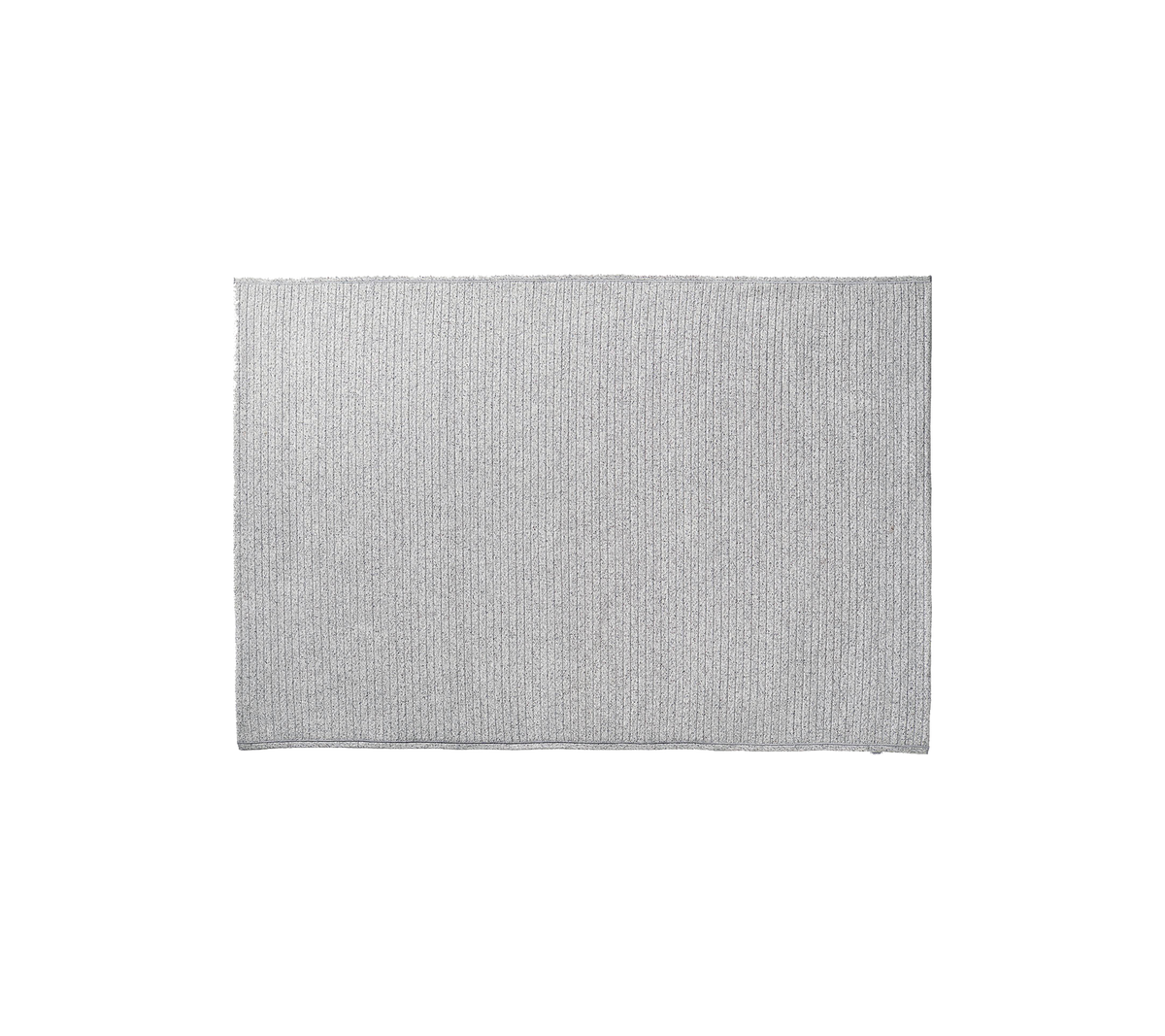 Grijs rechthoekig tapijt met een gestructureerd oppervlak, met verticale lijnen voor een slank en modern esthetisch uiterlijk. Geschikt voor verschillende omgevingen.