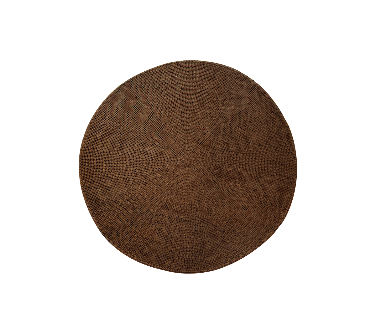 Een rond, textuurgegeven tapijt in bruin, geschikt voor verschillende toepassingen zoals een decoratief stuk of een functionele accessoire.