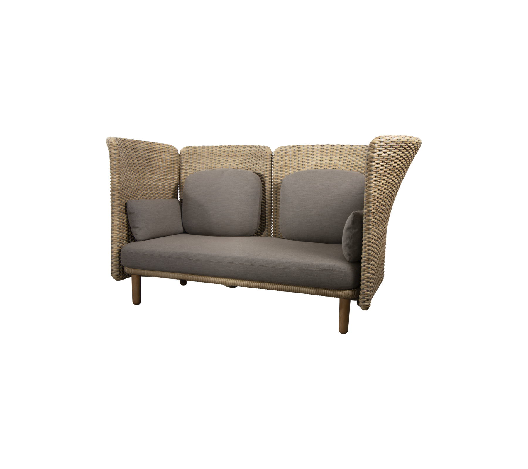 Stijlvolle loungebank met gevlochten zijkanten en zachte grijze kussens, ontworpen voor comfort en moderne esthetische aantrekkingskracht.
