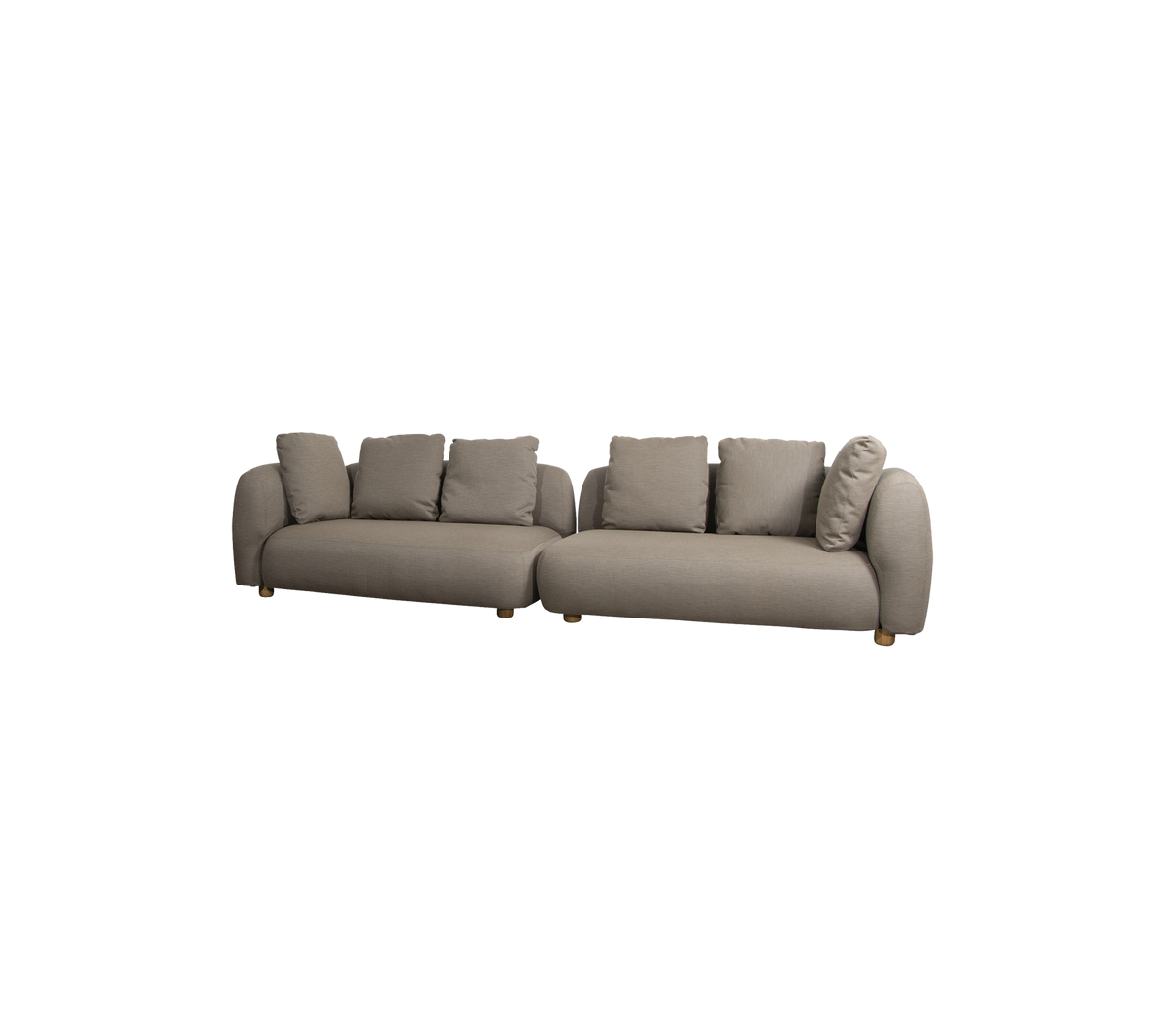 Moderne L-vormige bank in een neutrale kleur, met zachte kussens en ronde armleuningen, ideaal voor comfortabele zitplaatsen.