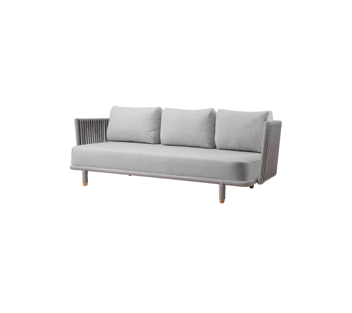 Stijlvolle grijze bank met drie kussens en moderne details, perfect voor het verfraaien van elke woonruimte.