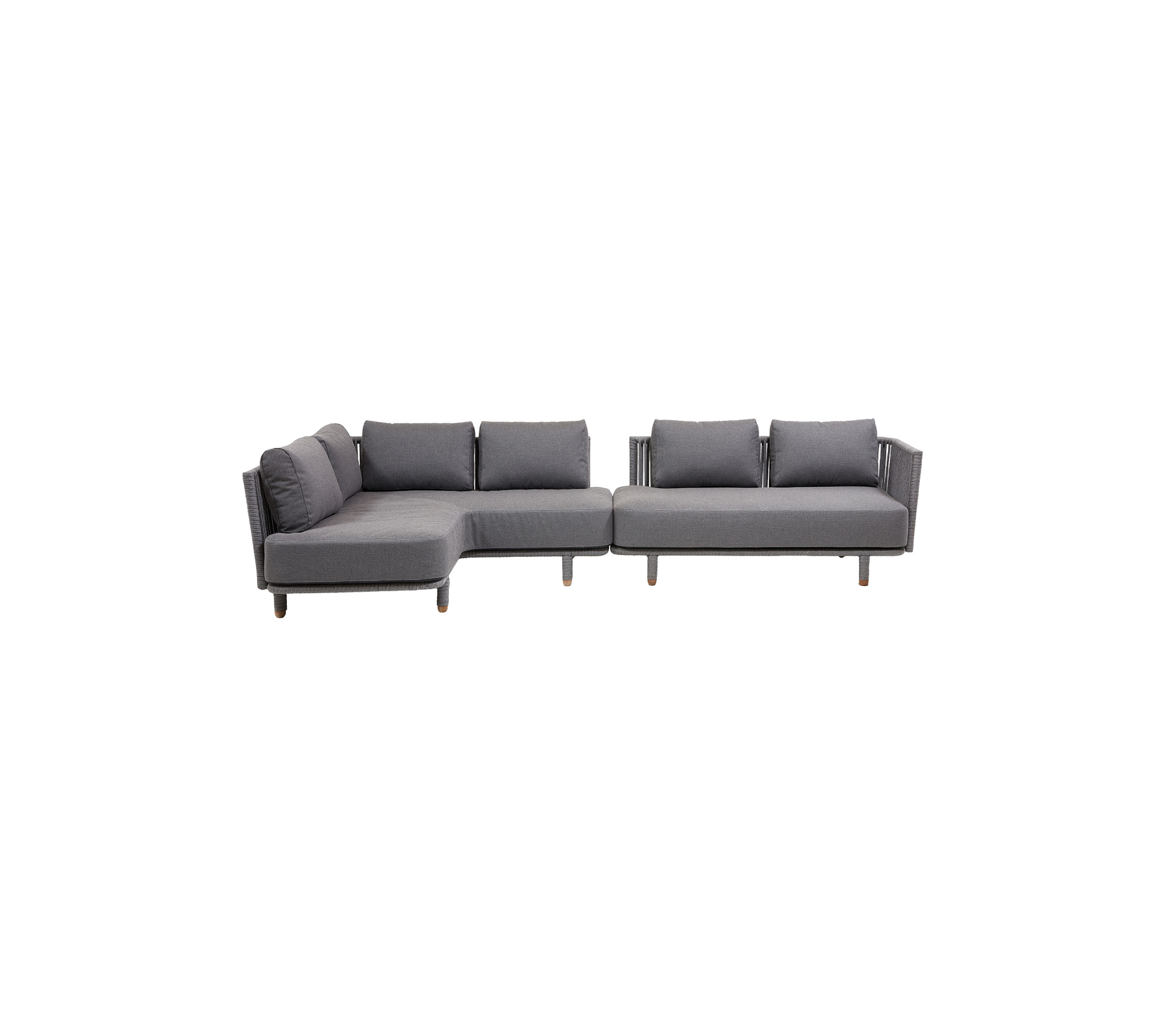 Moderne grijze hoekbank met zachte kussens en houten poten, ontworpen voor comfort en stijl. Perfect voor elke woonruimte.