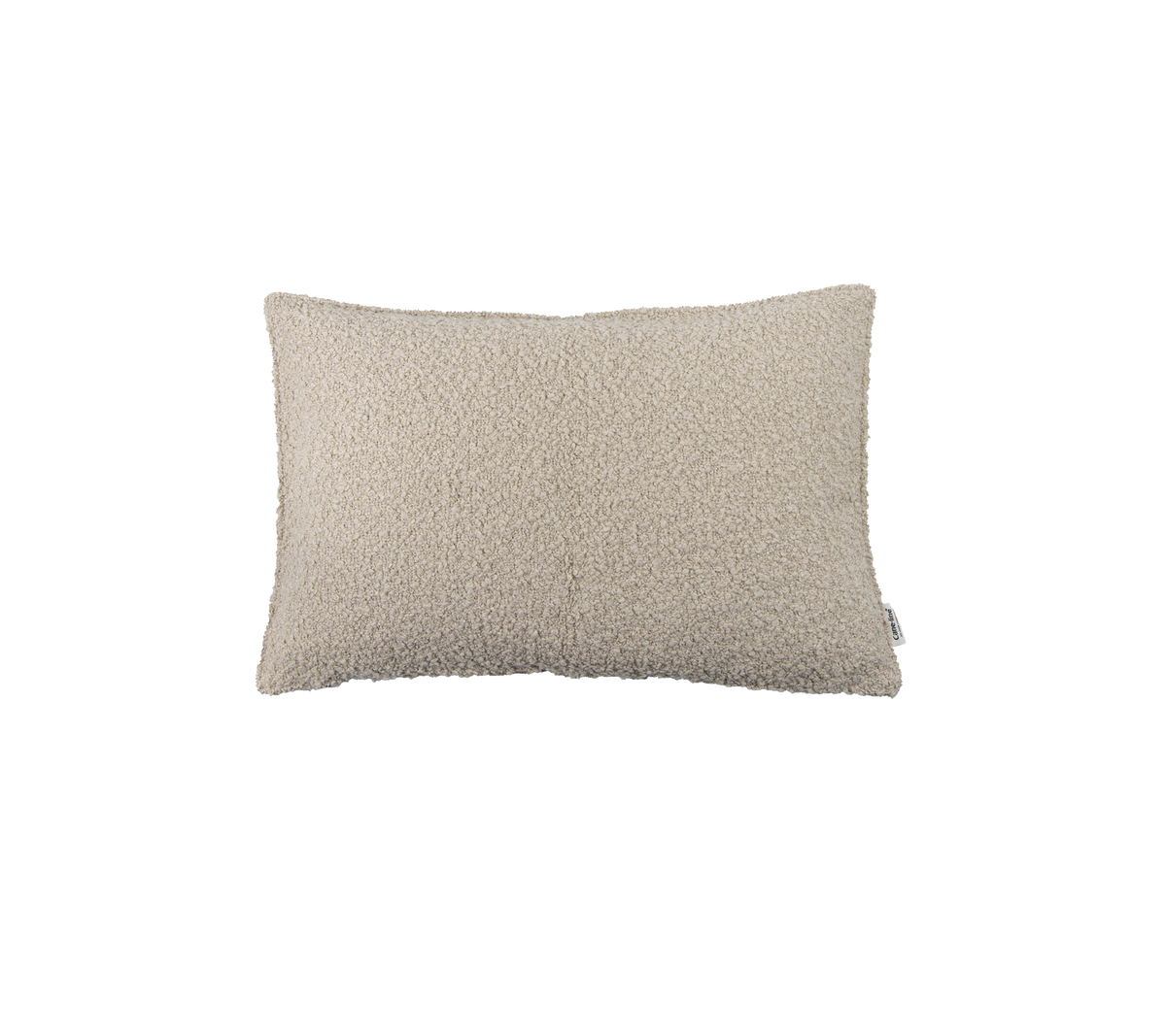 Rechthoekig kussen in een zachte beige stof, dat een vleugje comfort en stijl toevoegt aan elke omgeving.